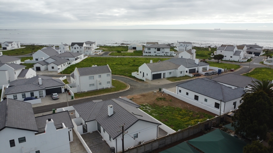 4 Bedroom Property for Sale in Sandy Point Western Cape
